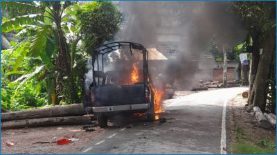 এনসিপির পদযাত্রার দিনে গোপালগঞ্জে পুলিশের গাড়িতে আগুন