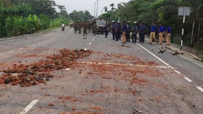 গোপালগঞ্জে সড়ক অবরোধ-হামলা, আ.লীগ-ছাত্রলীগের ৭ নেতাকর্মী আটক