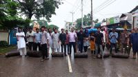 গোপালগঞ্জে হামলার প্রতিবাদে শেরপুরে সড়ক অবরোধ