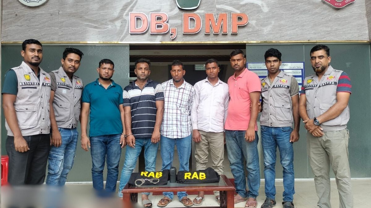 র‌্যাব পরিচয়ে ডাকাতির চেষ্টাকালে গ্রেপ্তার ৫