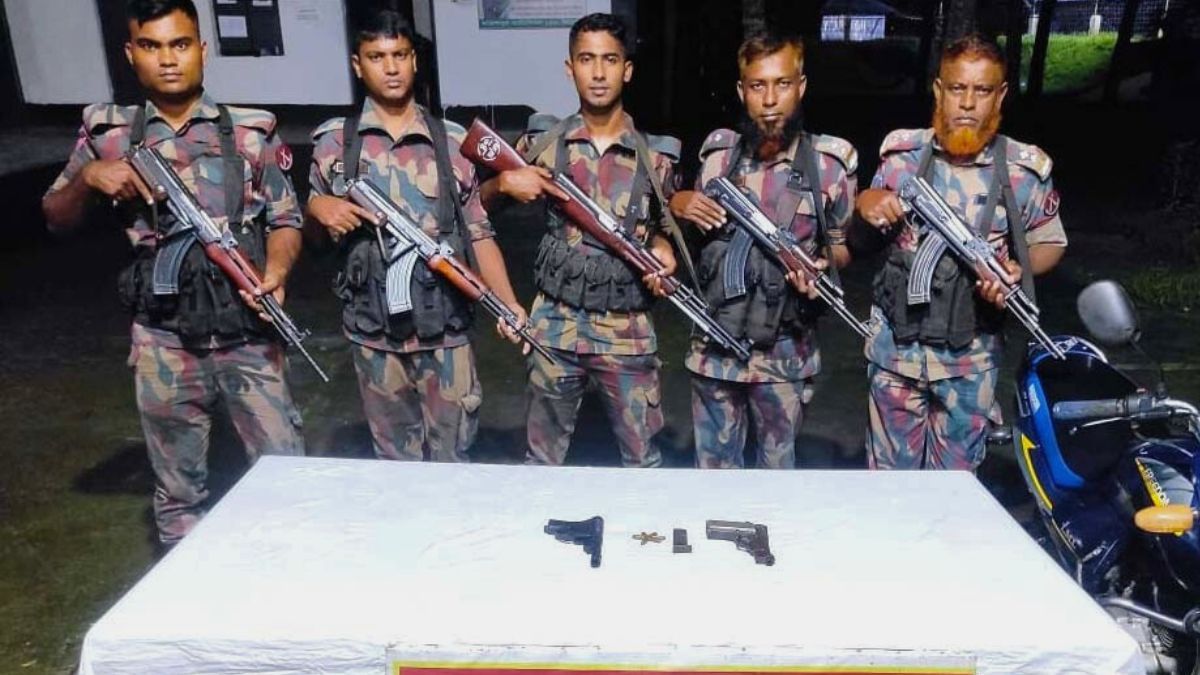 মহেশপুর সীমান্তে অস্ত্র-গুলি উদ্ধার, মোটরসাইকেল জব্দ