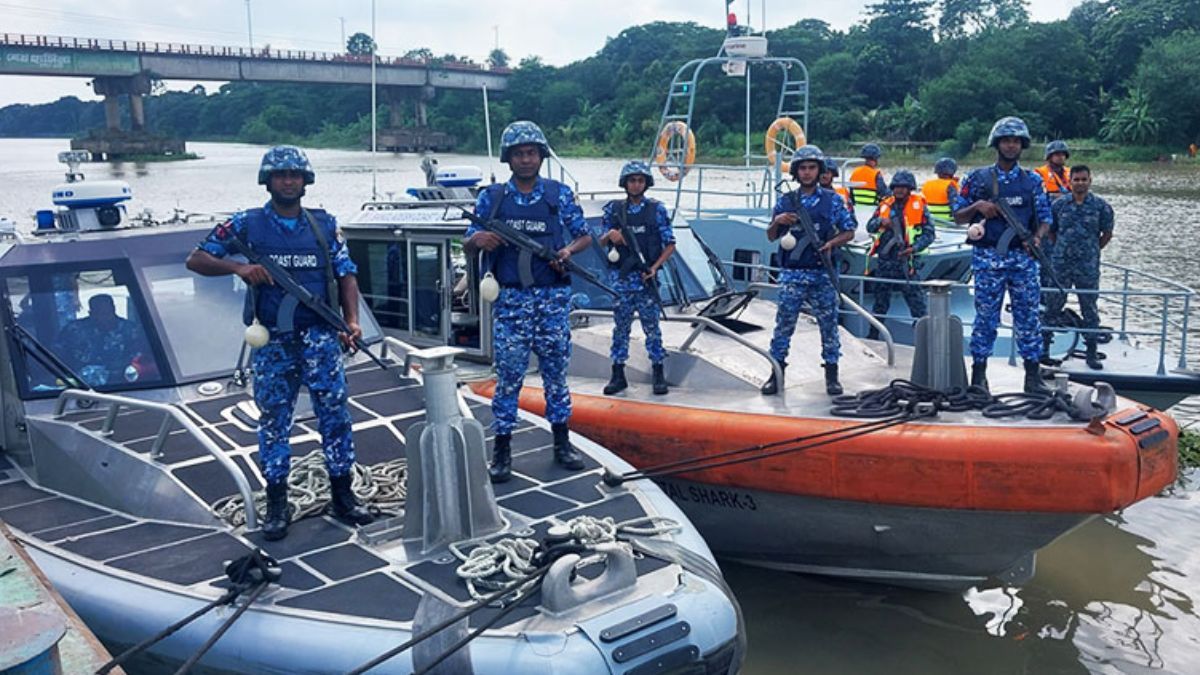 গোপালগঞ্জে নদীপথে টহল জোরদার কোস্ট গার্ড-নৌবাহিনীর
