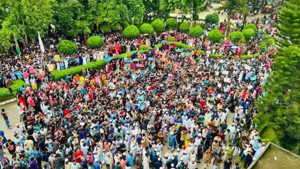 ইবি শিক্ষার্থীর মৃত্যুতে উত্তাল ক্যাম্পাস, তদন্তে গাফিলতির অভিযোগ