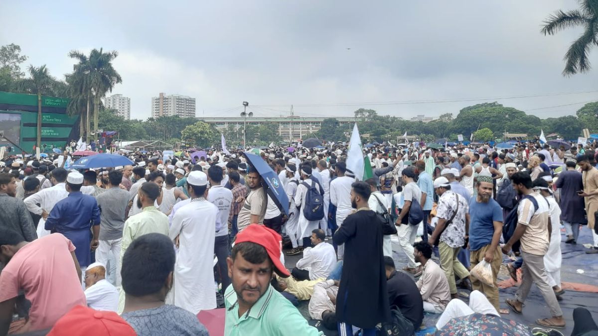 জনসমুদ্রে রূপ নিয়েছে সোহরাওয়ার্দী উদ্যান