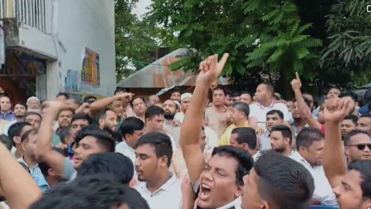 পটিয়ায় বিএনপি অফিসে হামলার এক বছর, আসামি গ্রেপ্তার না হওয়ায় বিক্ষোভ