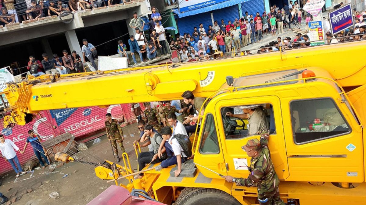 ভবন এবং ক্লাসরুমে কোনো শিক্ষার্থী নেই; ফায়ার সার্ভিসের ডিজি