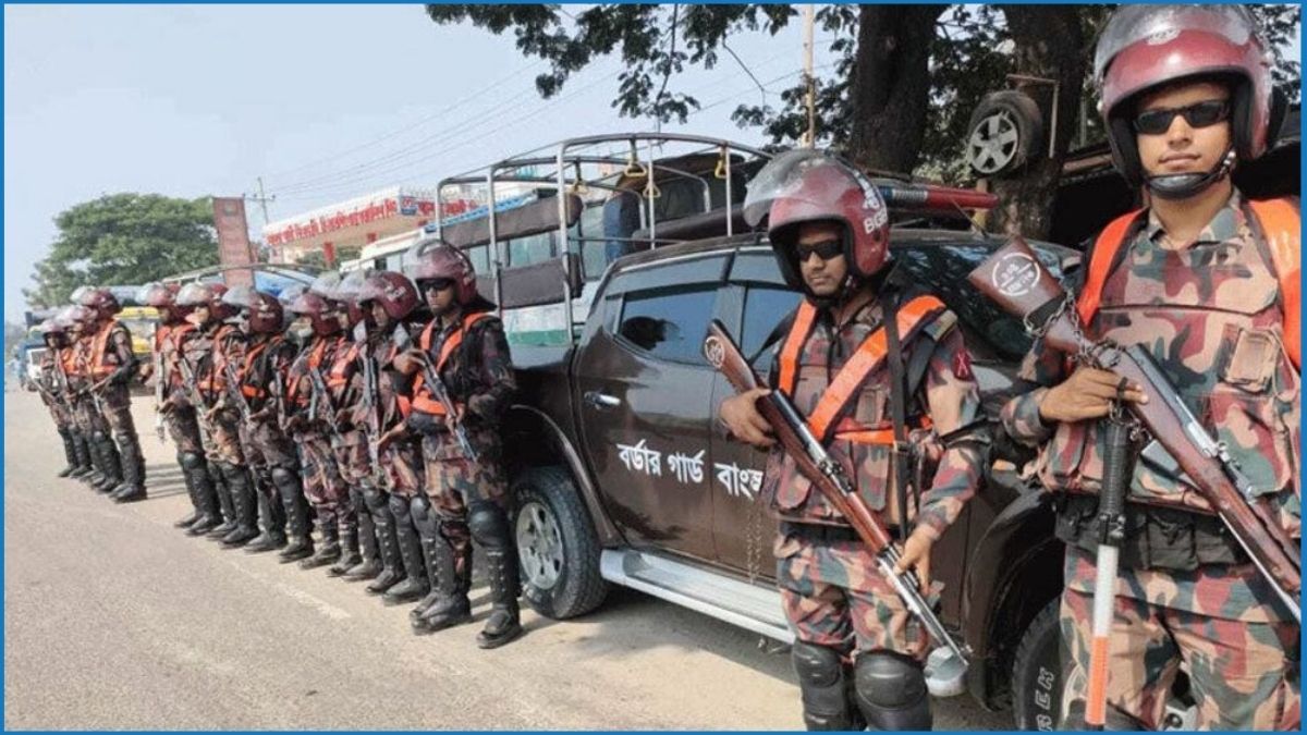 উত্তরায় বিমান বিধ্বস্ত : উদ্ধার ও নিরাপত্তায় ৩ প্লাটুন বিজিবি মোতায়েন