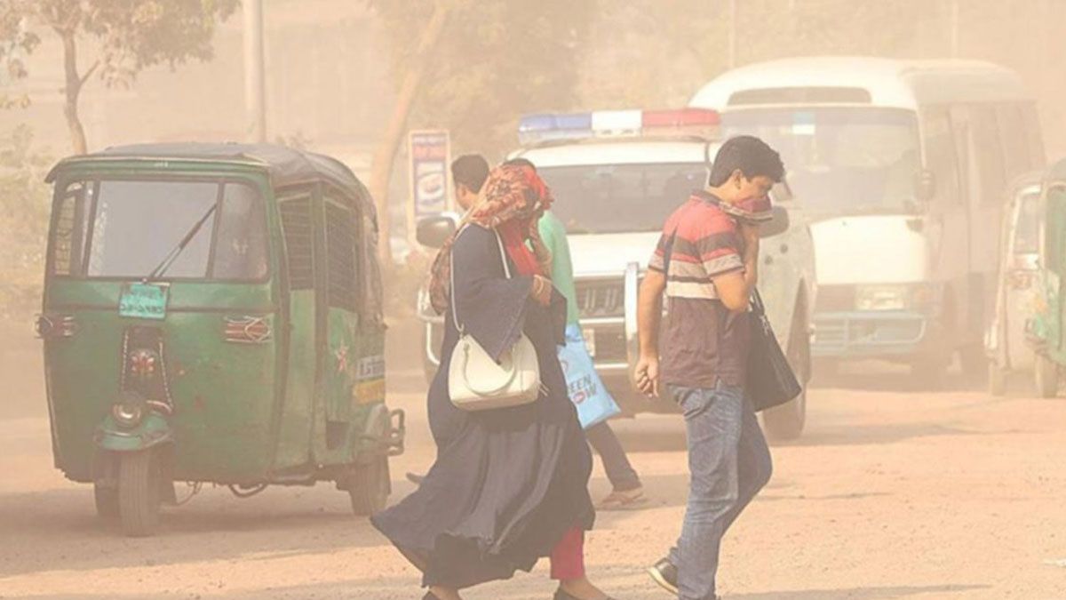 ফের ঢাকার বাতাসে বেড়েছে দূষণ