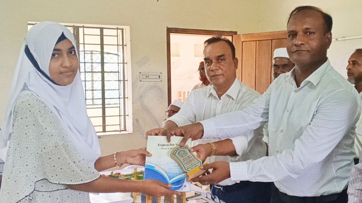মানিকগঞ্জে এসএসসি উত্তীর্ণ শিক্ষার্থীদের সংবর্ধনা