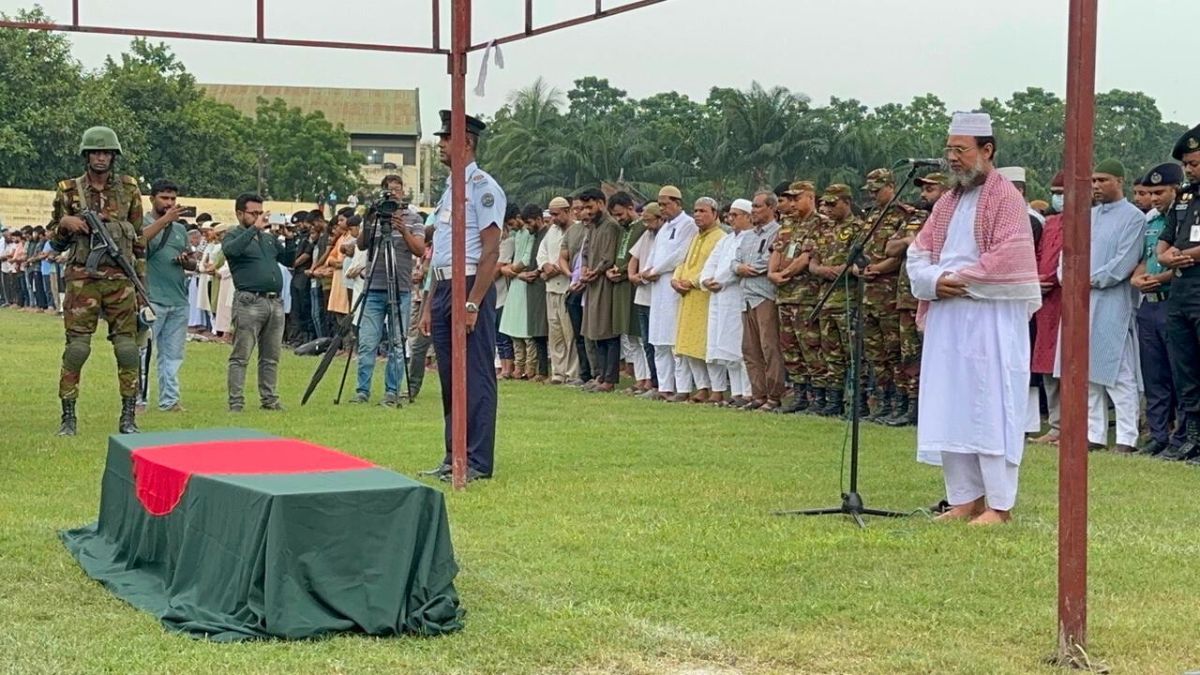 চিরনিদ্রায় শায়িত হলেন স্কোয়াড্রন লিডার তৌকির