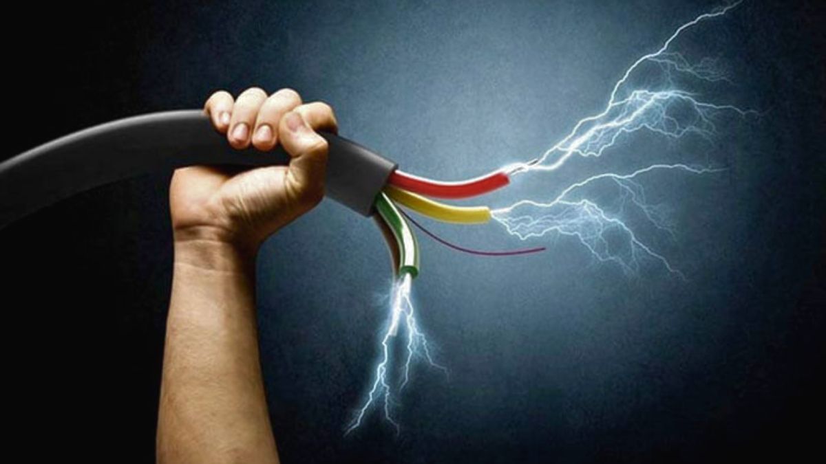 কালীগঞ্জে বিদ্যুৎস্পৃষ্টে গৃহবধূর মৃত্যু