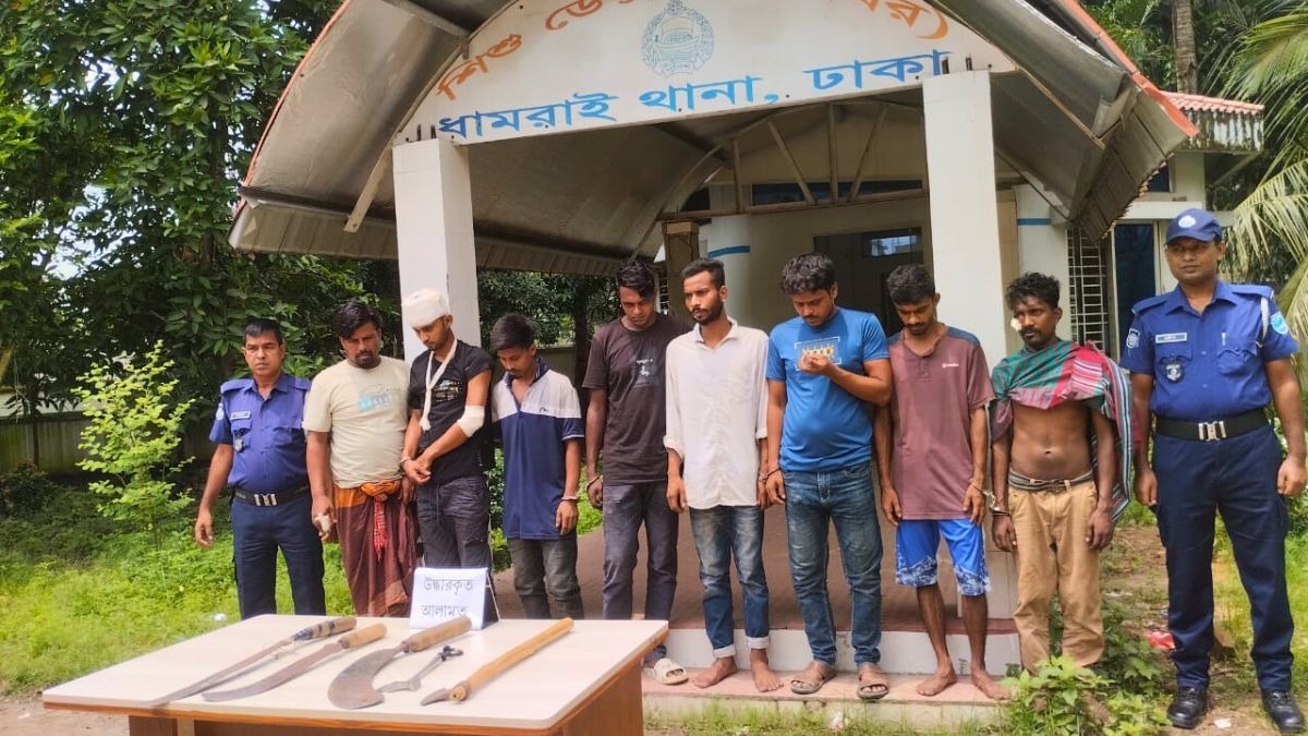 ধামরাইয়ে ধারালো অস্ত্রসহ আটক ৮, পুলিশের দাবি ‘ডাকাতির প্রস্তুতি’