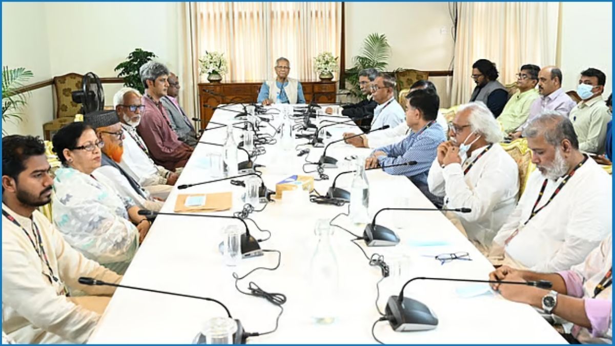 আরও ১৩টি দল-জোটের সঙ্গে বৈঠকে বসেছেন প্রধান উপদেষ্টা