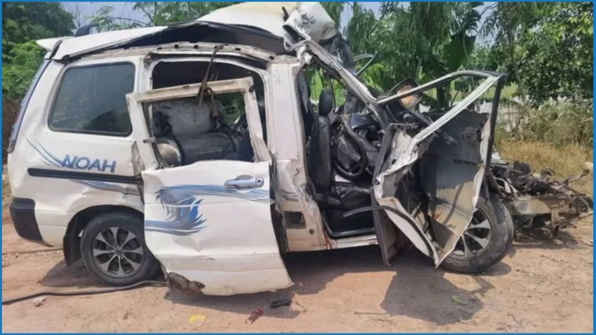 নাটোরে ট্রাক-মাইক্রোবাস সংঘর্ষ, নিহতের সংখ্যা বেড়ে ৮