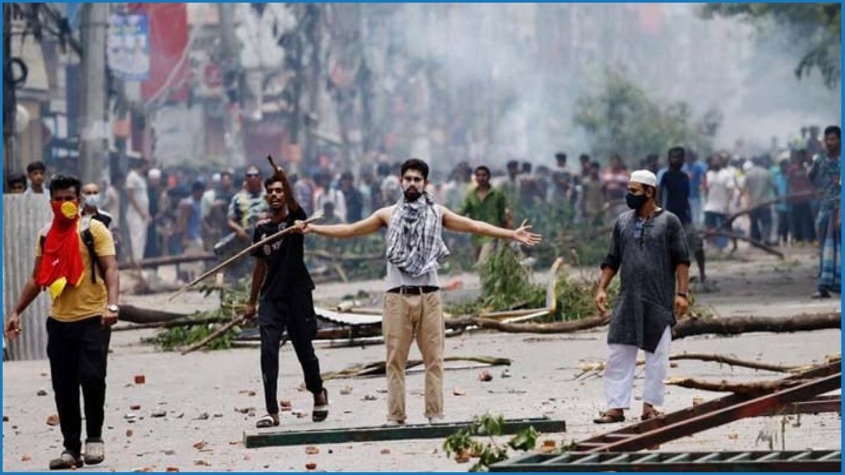 ২৩ জুলাই : কোটা সংস্কার করে প্রজ্ঞাপন জারি, সীমিত পরিসরে ইন্টারনেট চালু