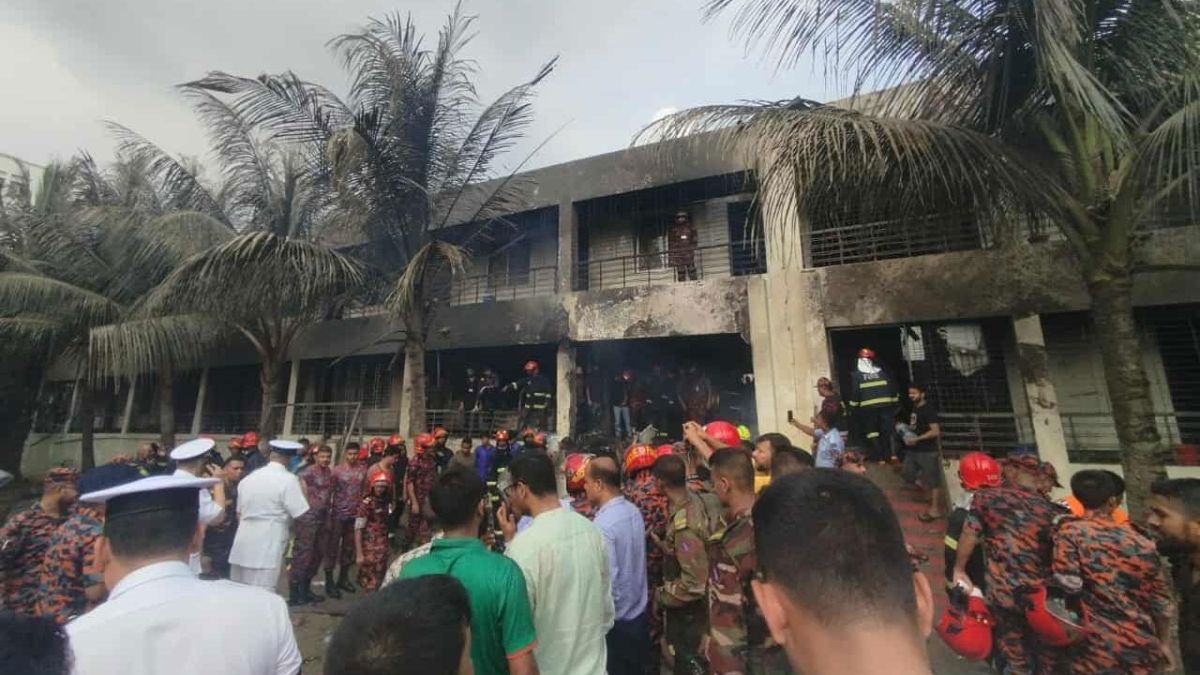 মাইলস্টোন দুর্ঘটনায় নিখোঁজ এক অভিভাবক