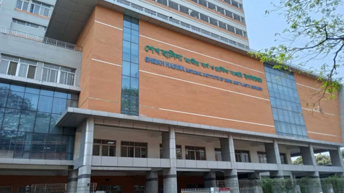 উত্তরায় বিমান বিধ্বস্ত : নিহত বেড়ে ৩০