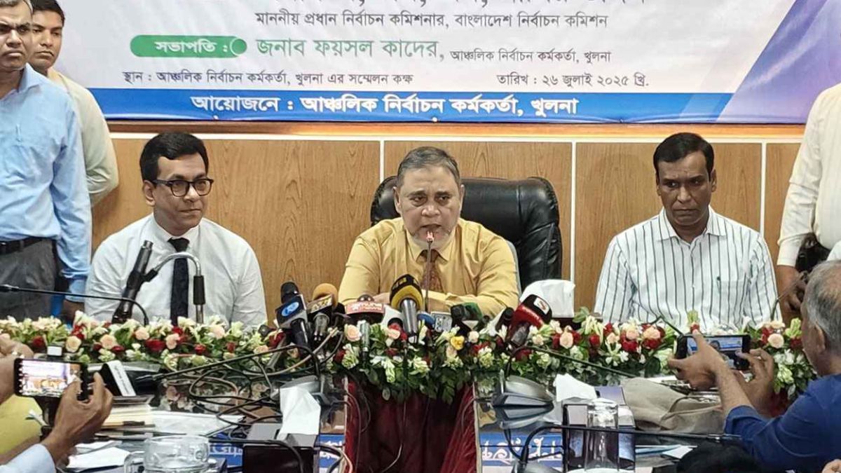 নির্বাচনে অস্ত্রের চেয়েও ভয়াবহ হুমকি হতে পারে এআই : সিইসি