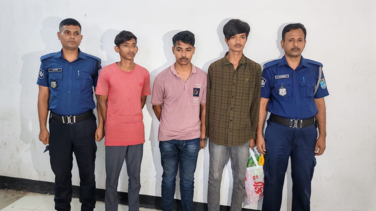 আশুলিয়ায় ডেকে নিয়ে স্কুলছাত্রীকে ধর্ষণ, প্রেমিকসহ গ্রেপ্তার ৩