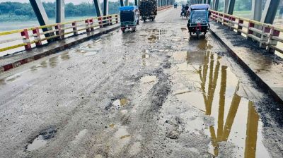 কুষ্টিয়ায় ৬৫ লাখ টাকার সড়ক সংস্কারে অনিয়মের অভিযোগ