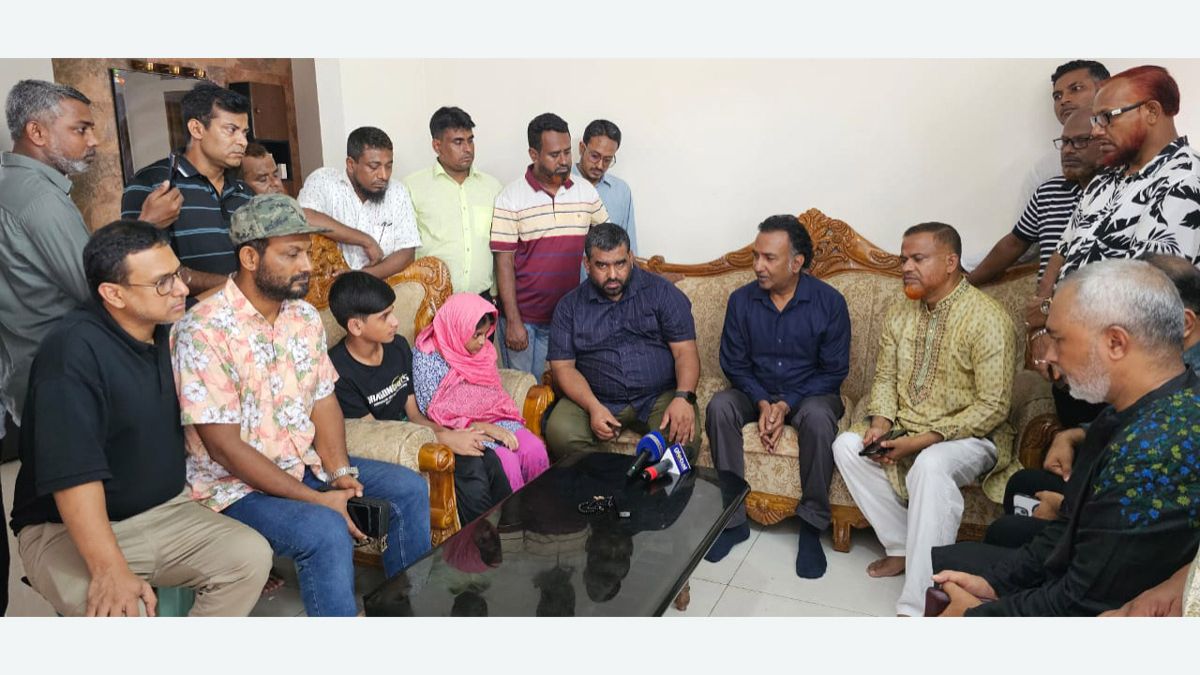 মাইলস্টোন ট্র্যাজেডি : নিহত রজনীর পরিবারের পাশে বিএনপি নেতা সোহেল