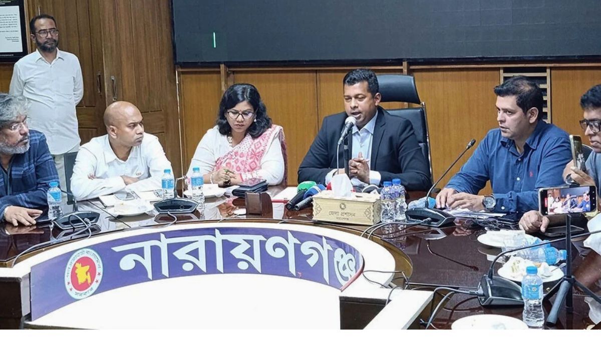 নারায়ণগঞ্জে যানজট নিরসনে অবৈধ অটোরিকশা নিয়ন্ত্রণের দাবি ব্যবসায়ীদের