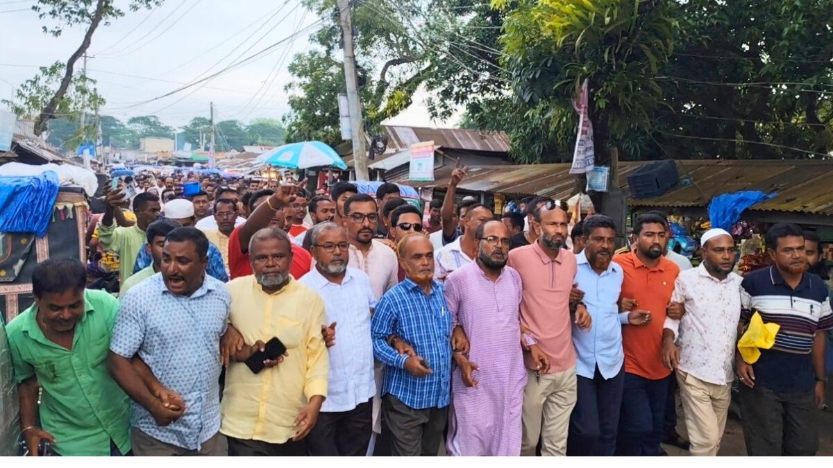 ১০ ট্রাক অস্ত্র ইস্যুতে এনসিপি নেতার বক্তব্যের প্রতিবাদে নেত্রকোনায় বিএনপির বিক্ষোভ