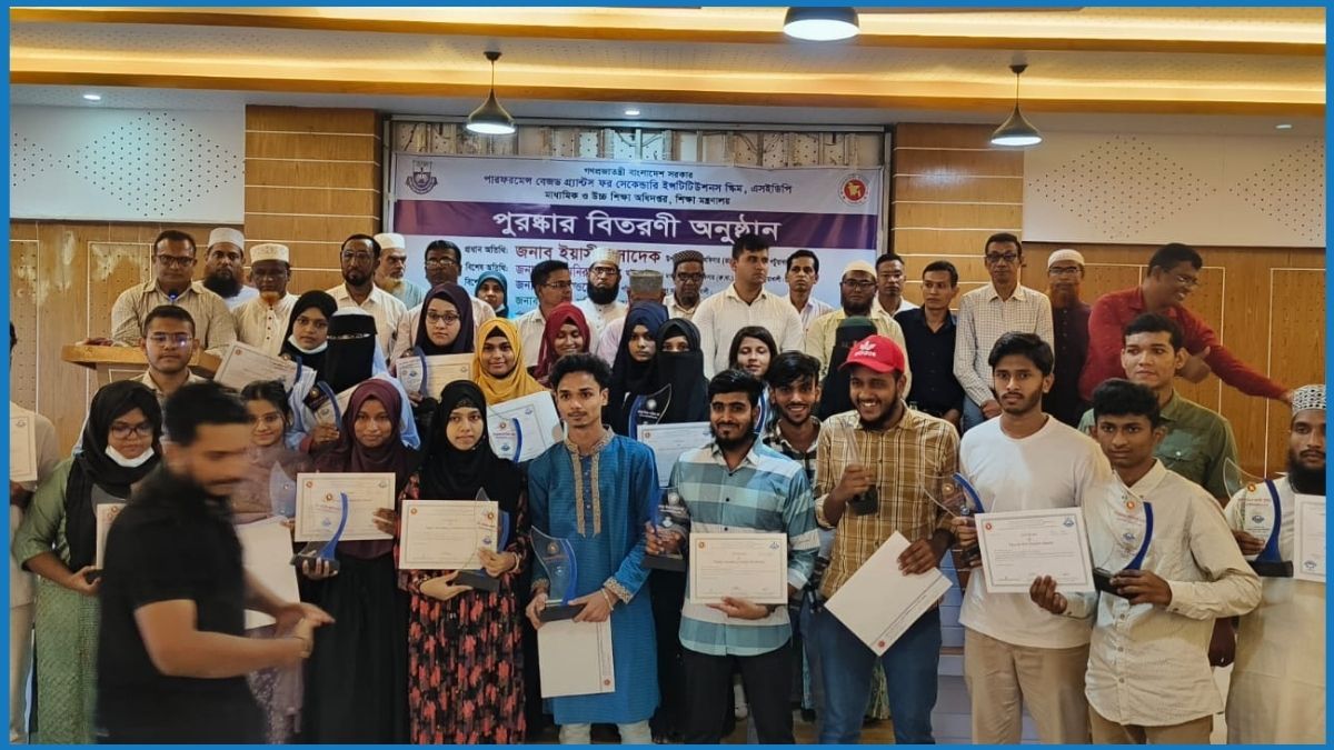 কলাপাড়ায় কৃতি শিক্ষার্থীদের সম্মাননা প্রদান