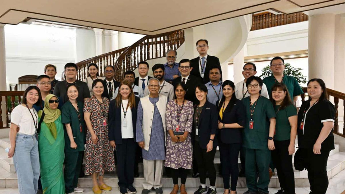 বিদেশি মেডিকেল টিমগুলোর প্রতি কৃতজ্ঞতা প্রধান উপদেষ্টার