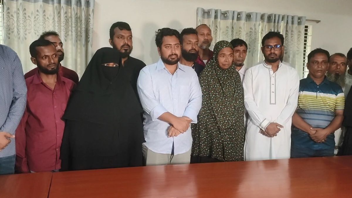 ১৭ শহীদের পরিবারের সঙ্গে এনসিপির শীর্ষ নেতাদের সাক্ষাৎ