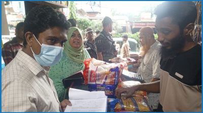 ফেনীতে নিষিদ্ধ পলিথিন বিক্রির দায়ে ৪ প্রতিষ্ঠানের জরিমানা