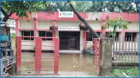 কালীগঞ্জ ডাকঘরে জলাবদ্ধতায় সেবাপ্রার্থীদের দুর্ভোগ