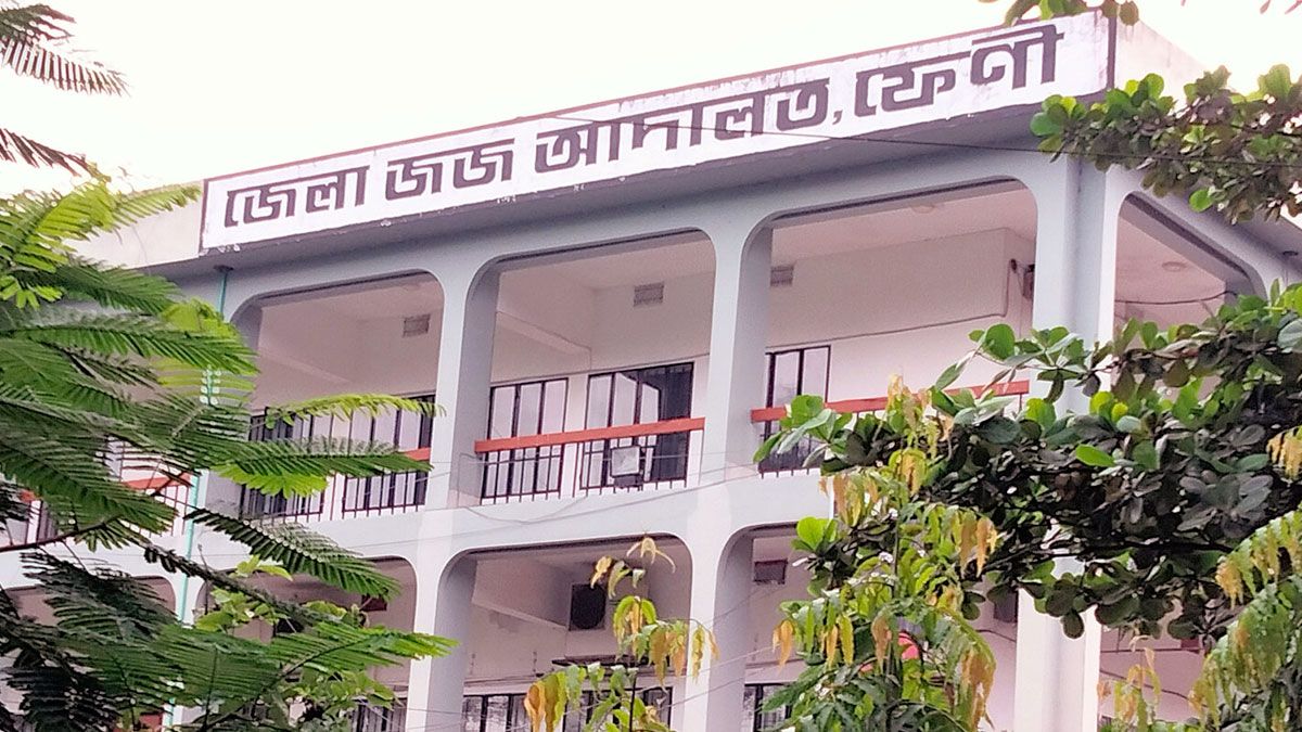 ফেনীতে জেল গেট থেকে আসামিকে বারবার গ্রেপ্তার, জেল সুপারকে তলব