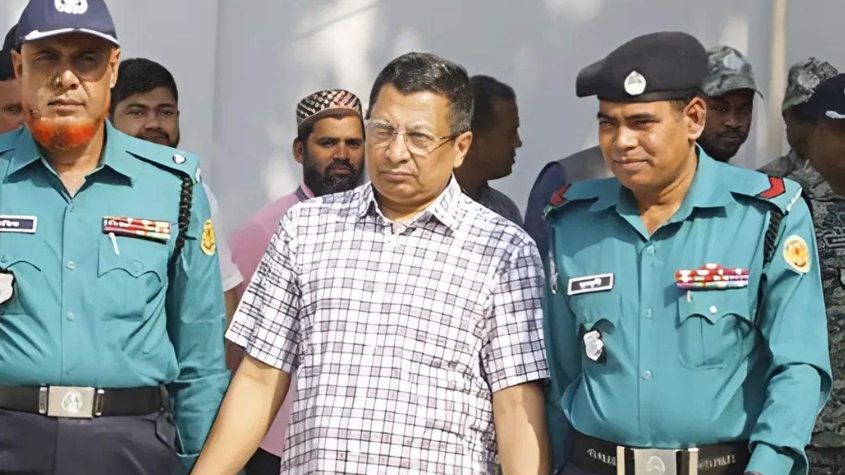 শেখ হাসিনার নির্দেশে প্রাণঘাতী অস্ত্র ব্যবহার : সাবেক আইজিপির জবানবন্দি