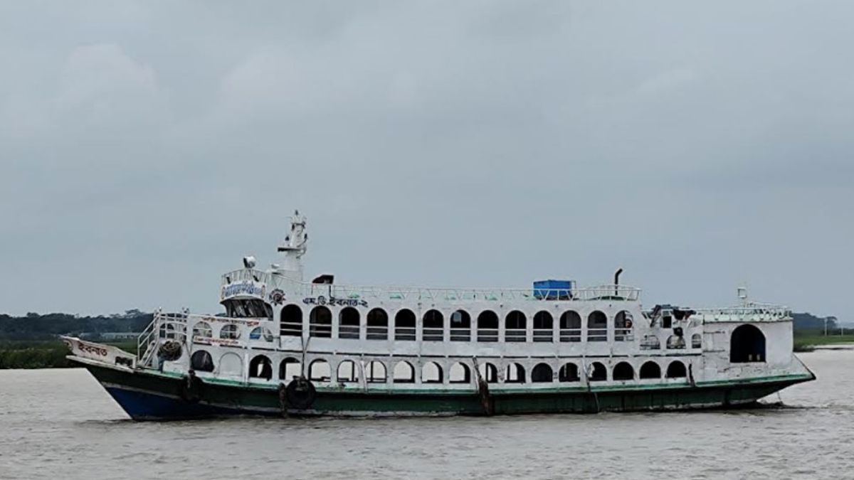 ৩ দিন বন্ধ থাকার পর ভোলার ১০ নৌরুটে লঞ্চ চলাচল শুরু