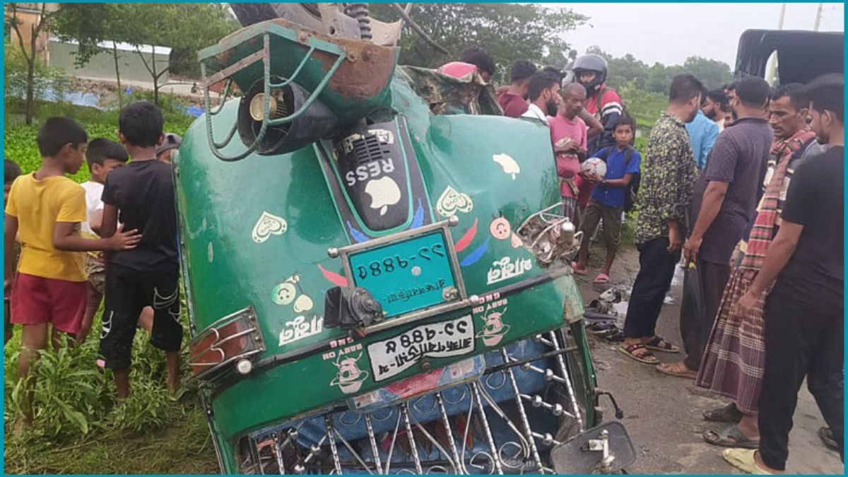 ঢাকা-সিলেট মহাসড়কে ত্রিমুখী সংঘর্ষে নিহত ৫