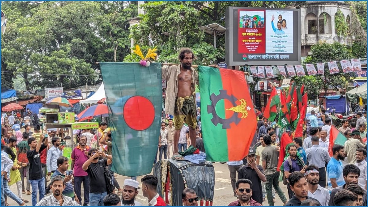 শাহবাগে ছাত্র সমাবেশ, পরীক্ষার দিনে রাজধানীজুড়ে তীব্র যানজট