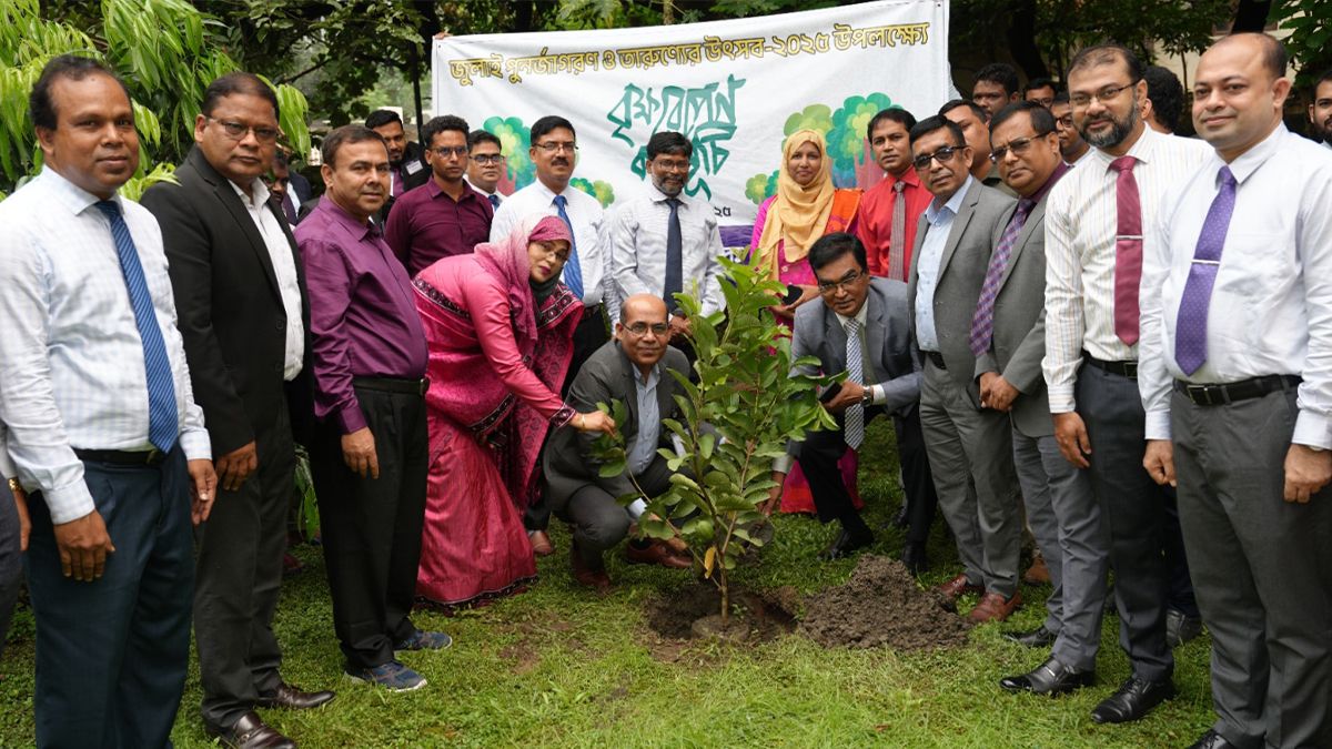 তারুণ্যের উৎসব উপলক্ষে সোনালী ব্যাংকের বৃক্ষরোপণ কর্মসূচি