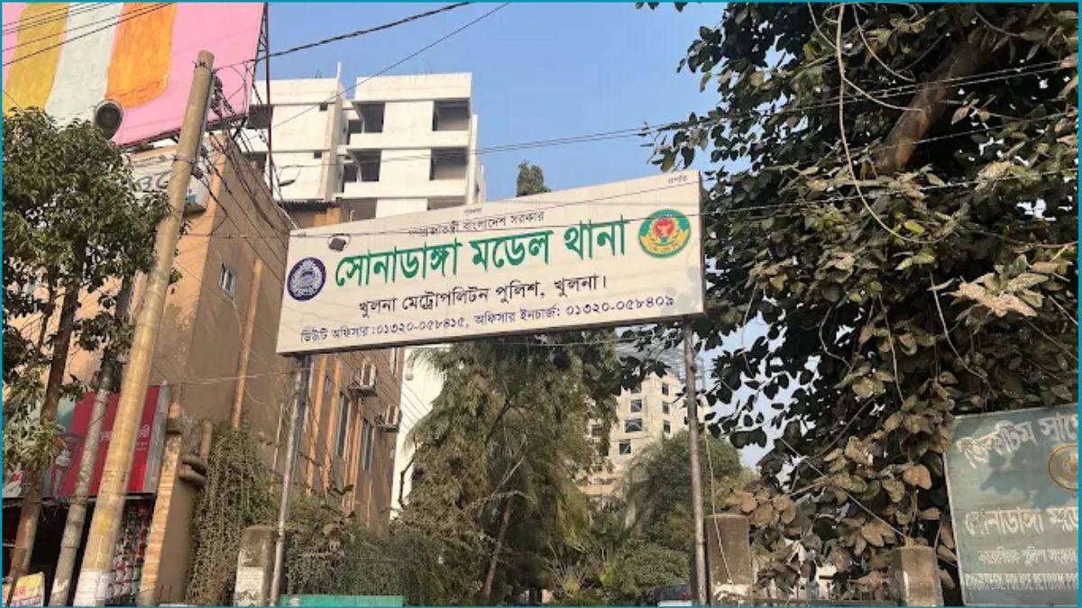 খুলনায় চরমপন্থী নেতাকে গুলি ও কুপিয়ে হত্যা