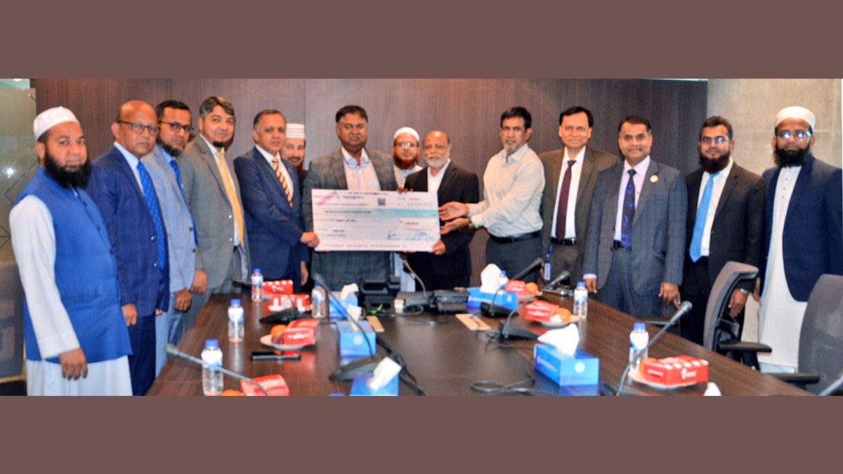 ‘হজ্জ ও ওমরাহ ফেয়ারে’ শাহ্জালাল ইসলামী ব্যাংকের ২০ লাখ টাকার স্পন্সর প্রদান