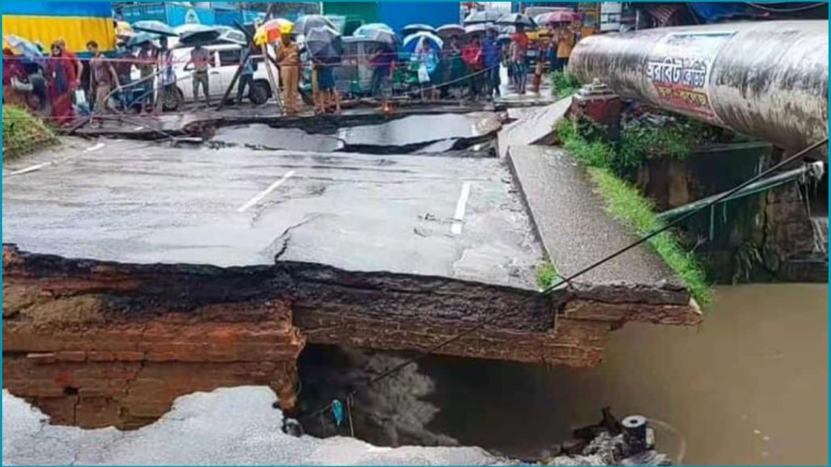 চট্টগ্রামে সেতু ভেঙে দুই ভাগ