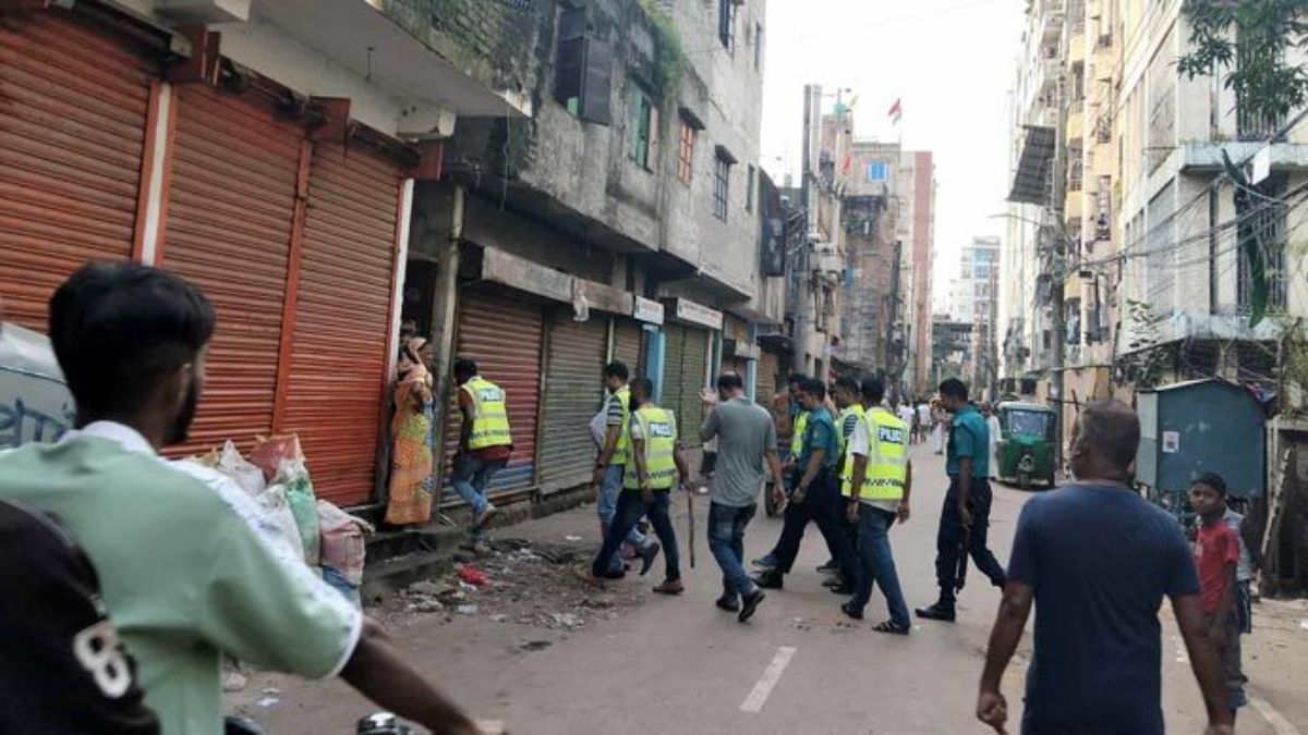 মাদক কারবারি ধরতে জেনেভা ক্যাম্পে পুলিশের অভিযান
