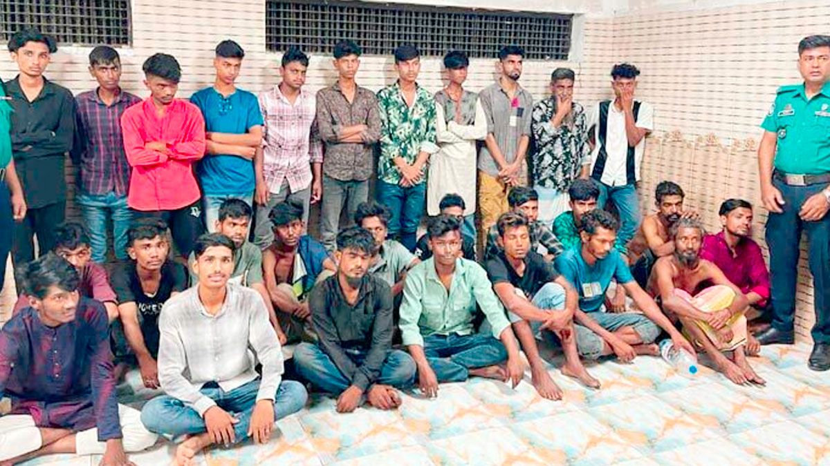 রাজধানীর কারওয়ান বাজার এলাকায় অভিযান, গ্রেপ্তার ৩০