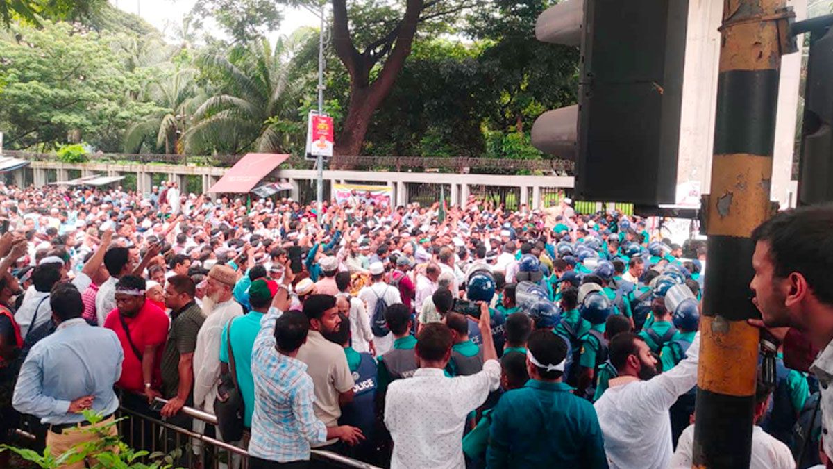 লাগাতার অবস্থান কর্মসূচির আল্টিমেটাম এমপিওভুক্ত শিক্ষকদের