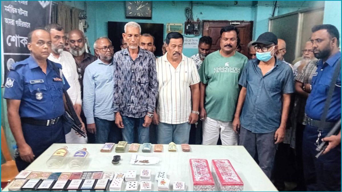 জুয়ার আসর থেকে বিএনপি নেতাসহ গ্রেপ্তার ৩৪