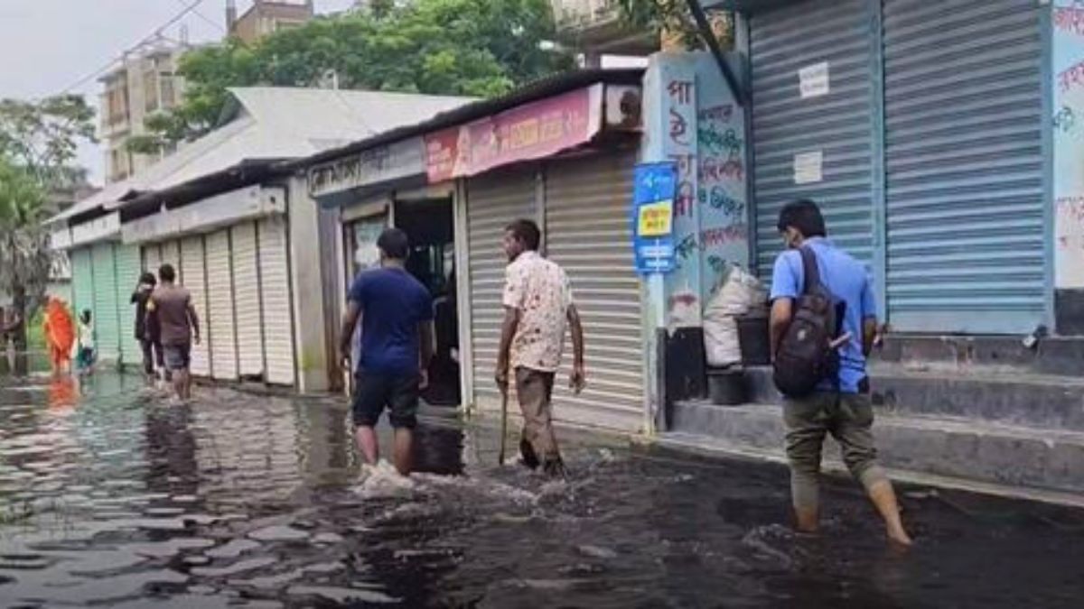 রূপগঞ্জে জলাবদ্ধতা নিরসনে প্রশাসন ও পরিবেশ অধিদপ্তরের অভিযান