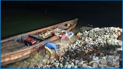 লুট হওয়া পাথর আগের জায়গায় ফেলতে হাইকোর্টের নির্দেশ