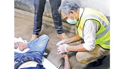 প্রাইভেটকারে ২ মরদেহ উদ্ধার, মৃত্যুর কারণ নিয়ে ধোঁয়াশা