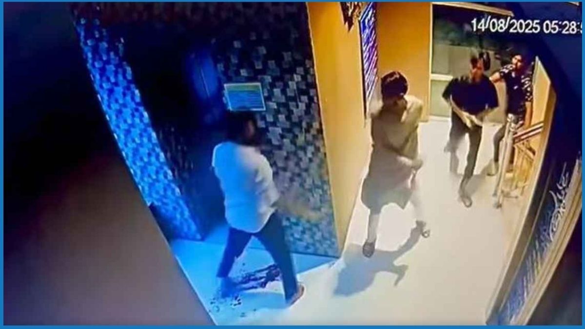 সিসা বারে যুবককে ছুরিকাঘাতে হত্যা, গ্রেপ্তার ২