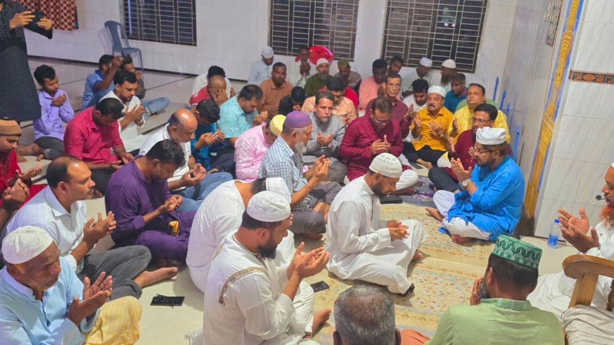 গাজীপুরে খালেদা জিয়ার সুস্বাস্থ্য ও দীর্ঘায়ু কামনায় দোয়া মাহফিল